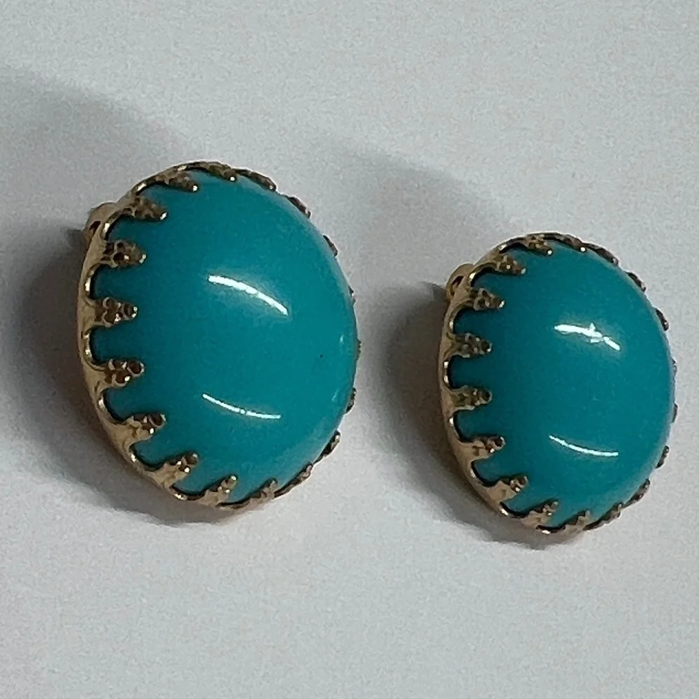 Vintage Round Faux Turquoise Clip-On Earrings 1” Diameter